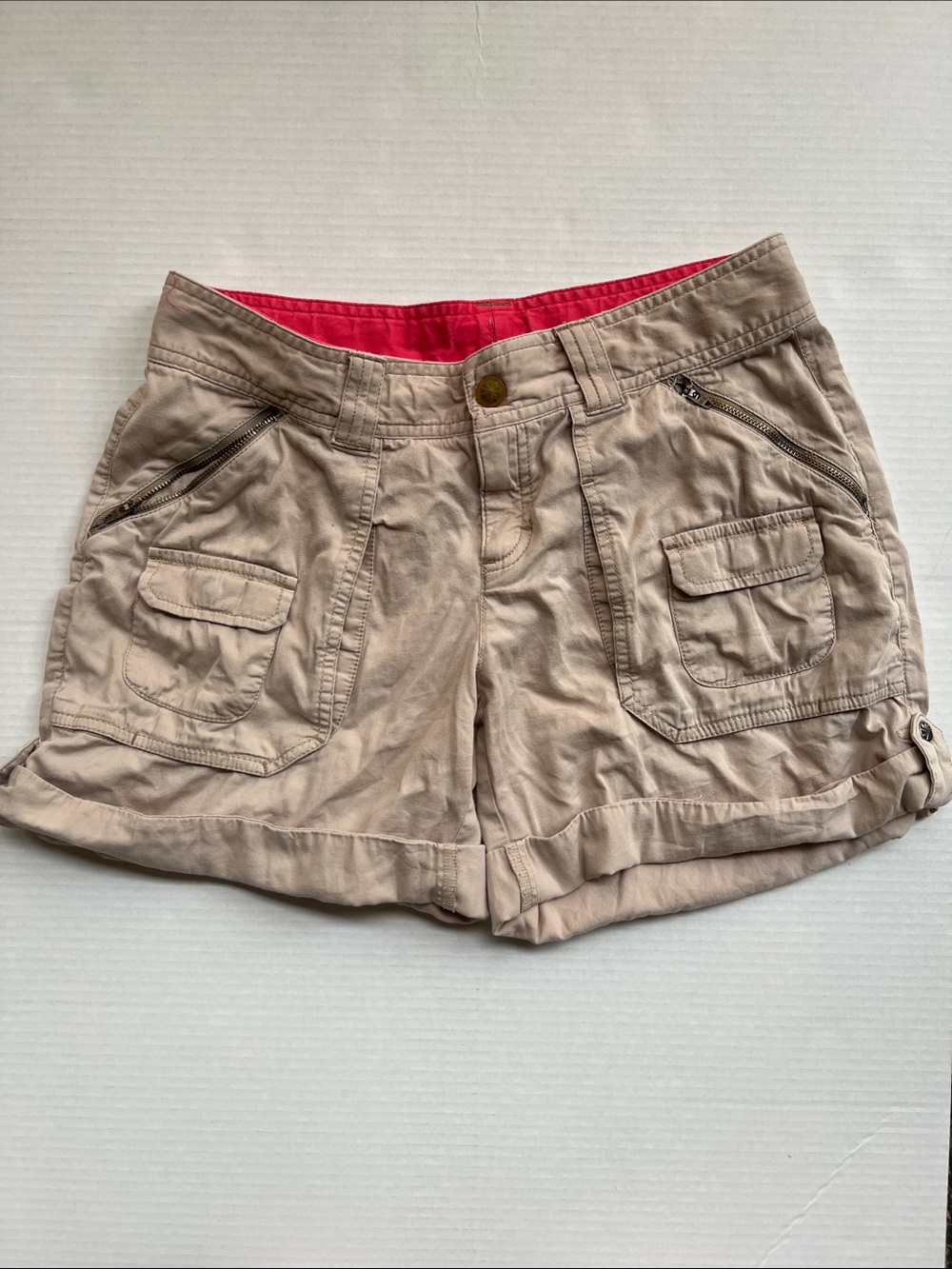 Athleta Beige Cargo Shorts with Pink Waistband Size Women’s 4